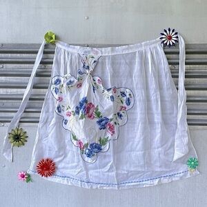 Vintage Gauzy Waist Apron with Floral Handkerchief Pocket size OS